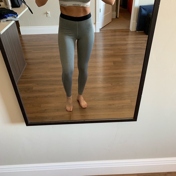 Gray Nike Pro leggings - Picture 1 of 2